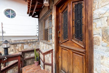 Casa à venda com 300m², 2 quartos e 1 vaga Casa à venda com 300m², 2 quartos e 1 vagaEntrada da Sala