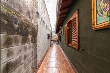 Casa à venda com 300m², 2 quartos e 1 vaga Casa à venda com 300m², 2 quartos e 1 vagaCorredor Lateral