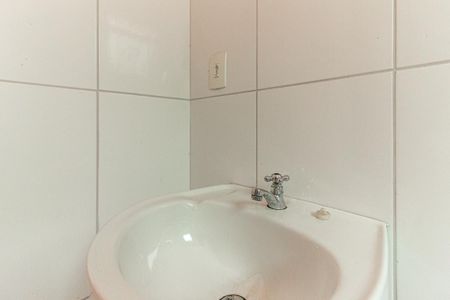 Banheiro de kitnet/studio para alugar com 1 quarto, 32m² em República, São Paulo