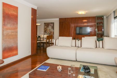 Apartamento para alugar com 170m², 4 quartos e 3 vagasSala