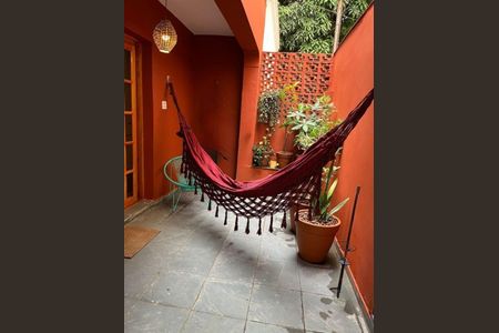 Casa à venda com 85m², 2 quartos e sem vaga