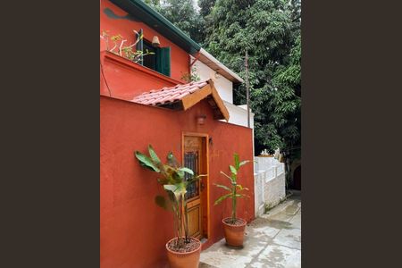 Casa à venda com 85m², 2 quartos e sem vaga