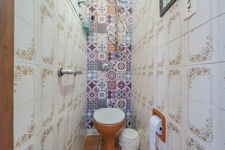 Casa à venda com 85m², 2 quartos e 2 vagasBanheiro de serviço