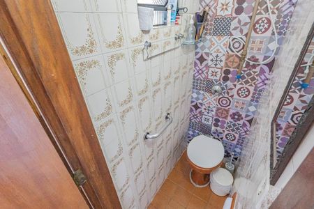 Casa à venda com 85m², 2 quartos e 2 vagasBanheiro de serviço