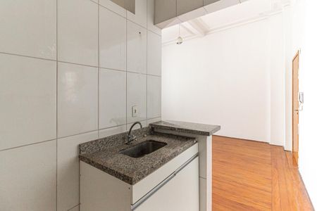 Cozinha de kitnet/studio para alugar com 1 quarto, 31m² em República, São Paulo