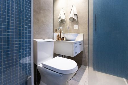 Apartamento à venda com 80m², 2 quartos e 1 vaga Apartamento à venda com 80m², 2 quartos e 1 vagaBanheiro Social