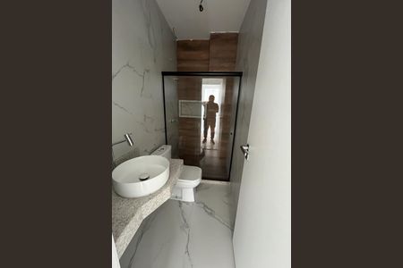 Casa para alugar com 346m², 3 quartos e 2 vagasBanheiro Social