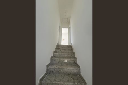 Casa para alugar com 346m², 3 quartos e 2 vagasCorredor