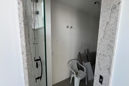 Casa para alugar com 346m², 3 quartos e 2 vagasBanheiro de Serviço