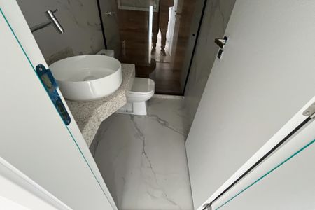 Casa para alugar com 346m², 3 quartos e 2 vagasBanheiro Social