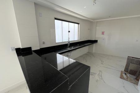 Casa para alugar com 346m², 3 quartos e 2 vagasCozinha