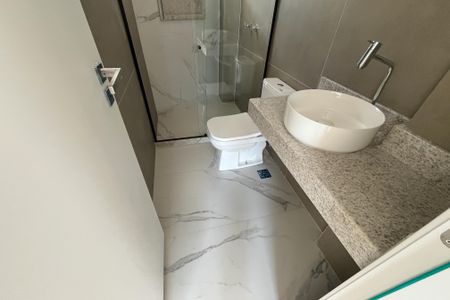 Casa para alugar com 346m², 3 quartos e 2 vagasBanheiro da Suíte