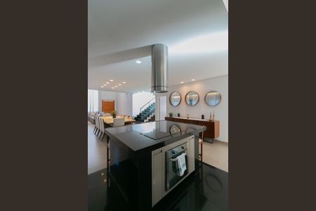 Casa à venda com 380m², 4 quartos e 4 vagasCozinha