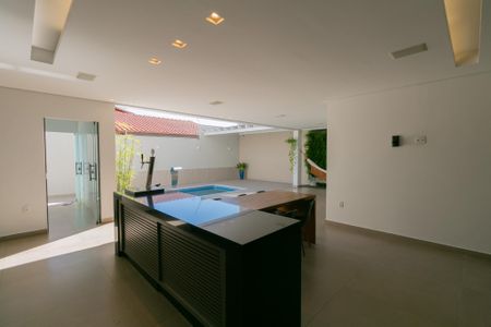 Casa à venda com 380m², 4 quartos e 4 vagasCozinha