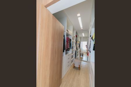 Casa à venda com 380m², 4 quartos e 4 vagasCloset Suíte