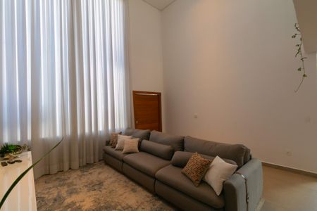 Casa à venda com 380m², 4 quartos e 4 vagasSala
