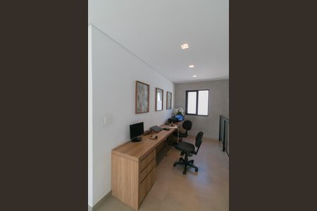 Casa à venda com 380m², 4 quartos e 4 vagasEscritório