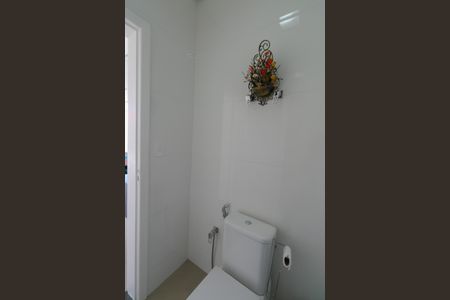 Casa à venda com 380m², 4 quartos e 4 vagasBanheiro de Serviço