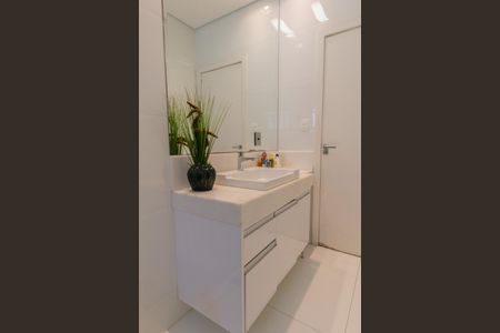 Casa à venda com 380m², 4 quartos e 4 vagasBanheiro 2