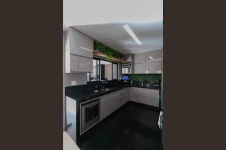 Casa à venda com 380m², 4 quartos e 4 vagasCozinha