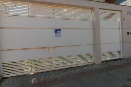 Casa à venda com 380m², 4 quartos e 4 vagasFachada