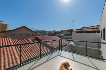 Casa à venda com 380m², 4 quartos e 4 vagasSacada Suíte