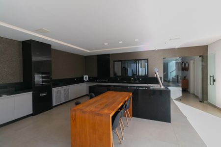 Casa à venda com 380m², 4 quartos e 4 vagasCozinha