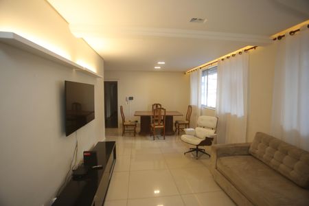 Apartamento à venda com 255m², 5 quartos e 2 vagasSala