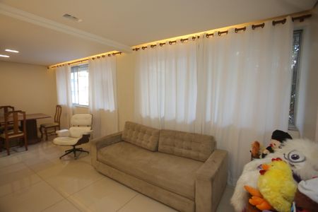 Apartamento à venda com 255m², 5 quartos e 2 vagasSala