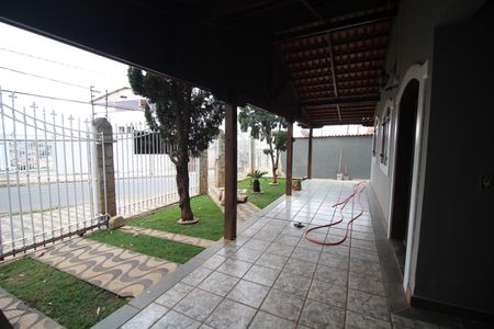 Casa à venda com 450m², 4 quartos e 6 vagasQuintal