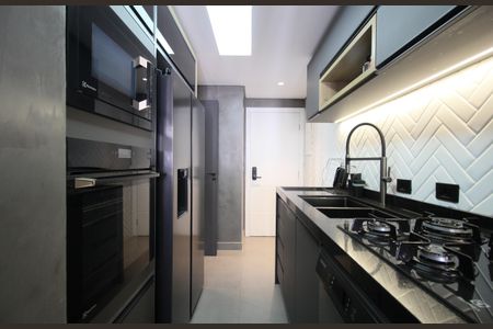 Apartamento à venda com 190m², 2 quartos e 3 vagas Apartamento à venda com 190m², 2 quartos e 3 vagasCozinha