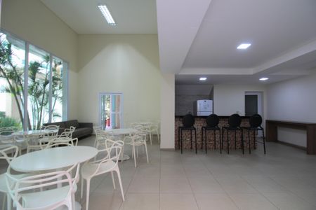 Apartamento à venda com 190m², 2 quartos e 3 vagas Apartamento à venda com 190m², 2 quartos e 3 vagasÁrea comum - Salão de festas