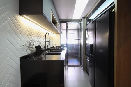 Apartamento à venda com 190m², 2 quartos e 3 vagas Apartamento à venda com 190m², 2 quartos e 3 vagasCozinha