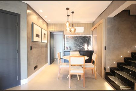 Apartamento à venda com 190m², 2 quartos e 3 vagas Apartamento à venda com 190m², 2 quartos e 3 vagasSala de Jantar