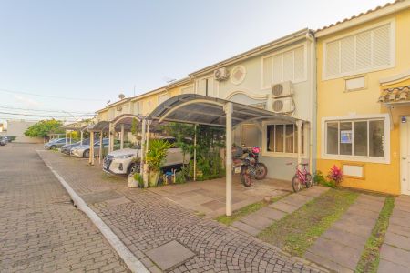 Casa de condomínio para alugar com 76m², 2 quartos e 1 vaga Casa de condomínio para alugar com 76m², 2 quartos e 1 vagaFachada