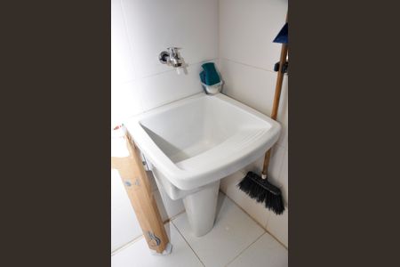 Casa à venda com 71m², 2 quartos e 1 vaga Casa à venda com 71m², 2 quartos e 1 vagaÁrea de Serviço