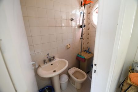 Casa para alugar com 800m², 5 quartos e 10 vagasBanheiro de serviço