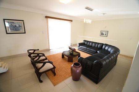 Casa para alugar com 800m², 5 quartos e 10 vagasSala