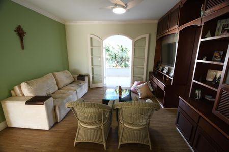 Casa para alugar com 800m², 5 quartos e 10 vagasSuíte 4