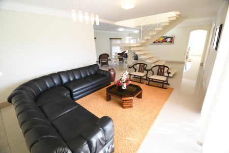 Casa para alugar com 800m², 5 quartos e 10 vagasSala