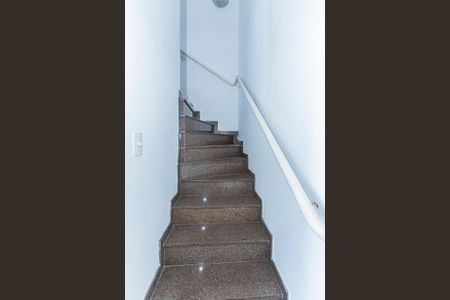 Casa à venda com 500m², 4 quartos e 5 vagasEscada