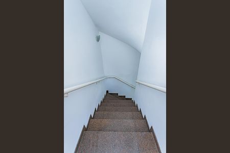 Casa à venda com 500m², 4 quartos e 5 vagasEscada