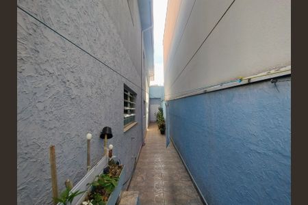 Casa à venda com 179m², 3 quartos e 2 vagas Casa à venda com 179m², 3 quartos e 2 vagasCorredor