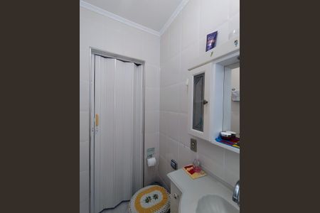 Casa à venda com 179m², 3 quartos e 2 vagas Casa à venda com 179m², 3 quartos e 2 vagasBanheiro Social 2