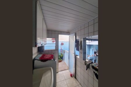 Casa à venda com 179m², 3 quartos e 2 vagas Casa à venda com 179m², 3 quartos e 2 vagasÁrea de serviço