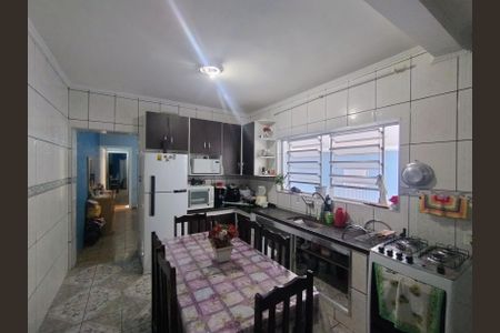 Casa à venda com 179m², 3 quartos e 2 vagas Casa à venda com 179m², 3 quartos e 2 vagasCozinha
