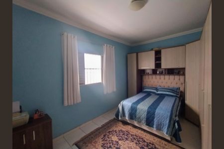 Casa à venda com 179m², 3 quartos e 2 vagas Casa à venda com 179m², 3 quartos e 2 vagasQuarto 2