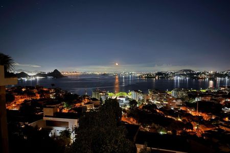 Casa de condomínio à venda com 491m², 7 quartos e 2 vagas Casa de condomínio à venda com 491m², 7 quartos e 2 vagasVista