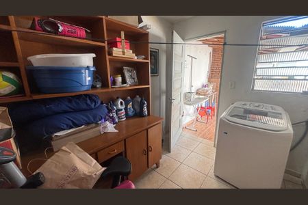 Casa à venda com 250m², 3 quartos e 3 vagas Casa à venda com 250m², 3 quartos e 3 vagasÁrea de Serviço