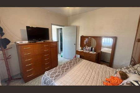 Casa à venda com 250m², 3 quartos e 3 vagas Casa à venda com 250m², 3 quartos e 3 vagasQuarto 1